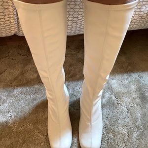 GoGo Style White fitted Boot